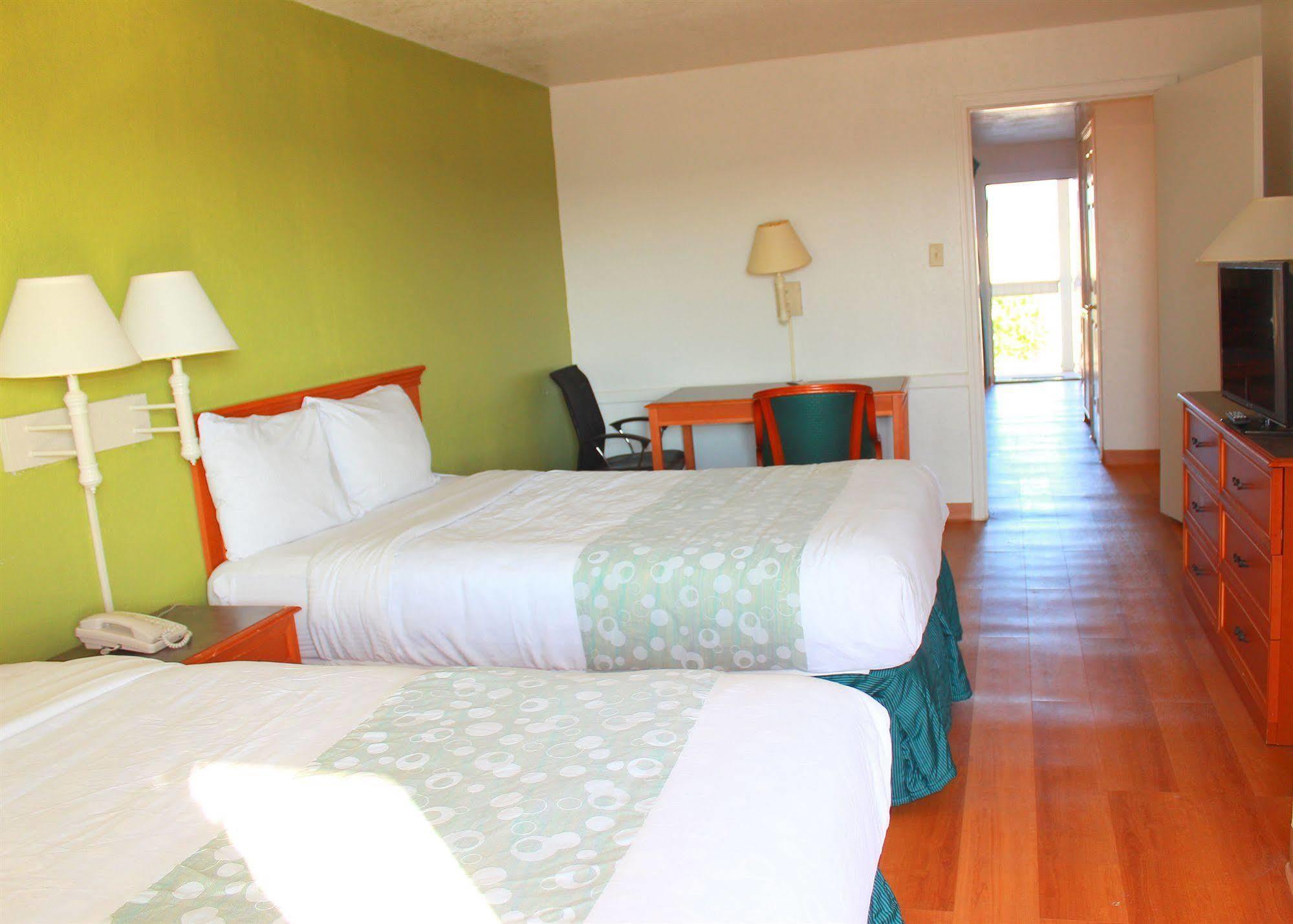 Baymont By Wyndham Tulsa Broken Arrow Motel Eksteriør billede